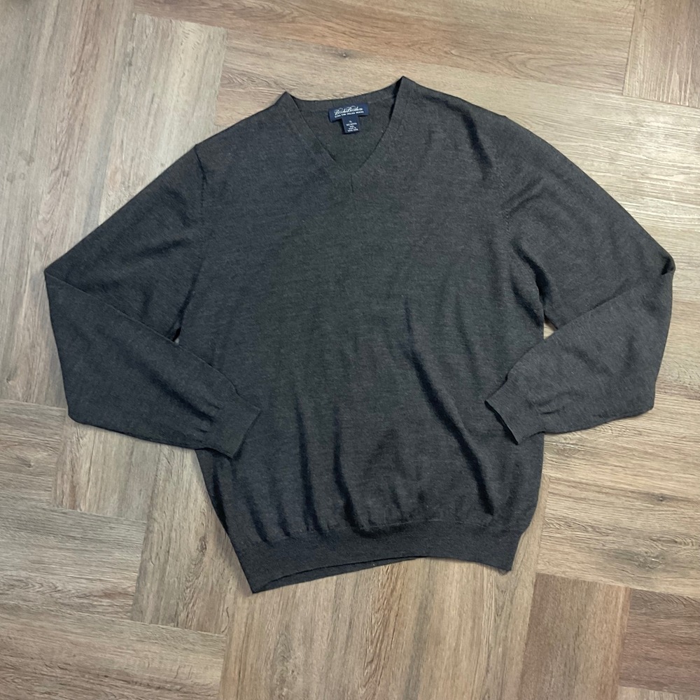 VTG Brooks Brothers Extra Fine Italian Merino Wool V Neck Sweater Mens XL Gray